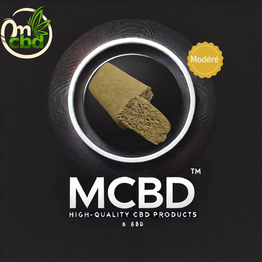 La résine Pollen Cali se distingue par sa texture fine et souple, facile à effriter, ainsi que par sa couleur claire dorée. Elle offre un parfum doux et naturel, aux notes végétales et légèrement épicées.