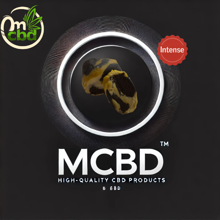 Temple Ball Oreo CBD — une résine d'exception qui s'inscrit dans la plus pure tradition du haschisch artisanal, réinterprétée avec la génétique Oreo, croisement entre Cookies & Cream et Secret Weapon. La forme Temple Ball, forgée à la main selon des méthodes ancestrales népalaises, garantit une maturation lente et une concentration optimale des résines.