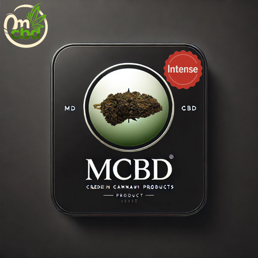 La Saphire Kush est une fleur de CBD haut de gamme reconnue pour son caractère intense et son profil aromatique exceptionnel. Issue d’une génétique hybride équilibrée (Indica / Sativa), elle séduit par ses buds compactes aux reflets violets, riches en résine et en terpènes naturels.