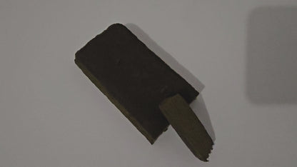 Découvrez la résine de CBD Black Butter Intense, réputée pour sa texture crémeuse et malléable, offrant une expérience sensorielle unique. Avec ses arômes puissants aux notes terreuses et subtilement épicées, cette résine procure une relaxation profonde et intense.