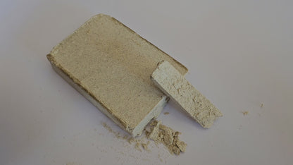 La résine de CBD Frozen est une résine aux arômes intenses et naturels, avec des notes de terre et de chanvre brut. Elle se distingue par ses effets relaxants profonds, idéale pour apaiser le corps et l’esprit en fin de journée.